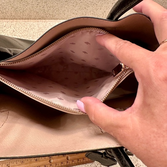 Authentic Kate Spade medium Tote in black leather - Picture 6 of 7